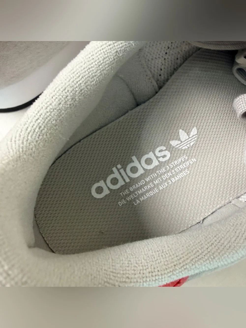 ADIDAS Samoas Men's Size 8.5M Sneakers Grey Black Scarlet JR3777, NEW IN BOX